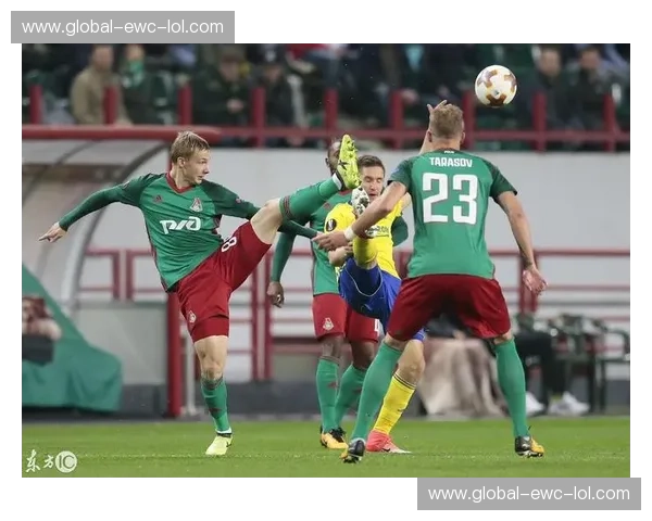 马里博vs兹林尼：欧联杯赛场上的绿茵对决，谁能笑到最后？